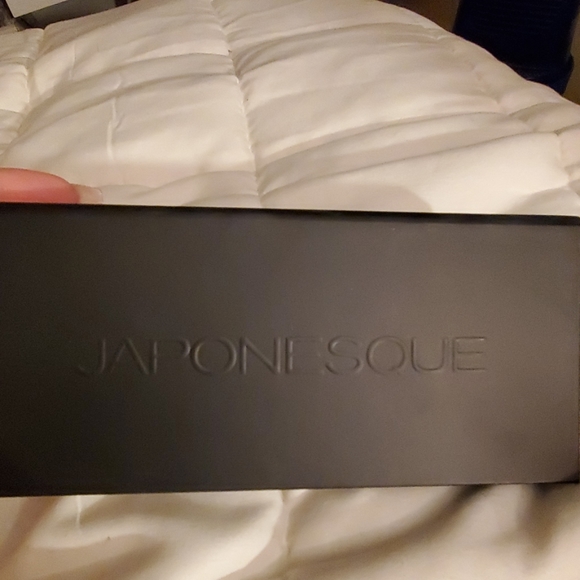 Japonesque Pixelated Color Eye Shadow Palette - Picture 5 of 6